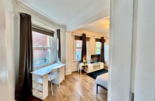 Whitechapel House | The Prestige Suite - London