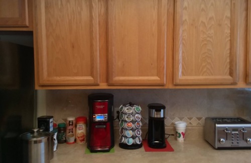 Baywood Village House | THE PRICE IS RIGHT! NO DOG FEE Monthly Rates! Laundry room Smart TV Deck GRILL