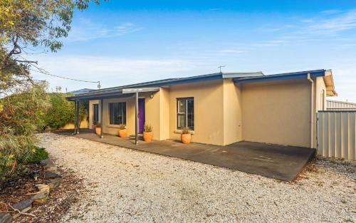 Victor Harbor House | The Purple Door on Seaview
