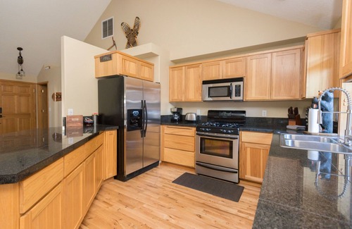 Southwest Bend House | The Quails Nest! SW Bend Custom Family Friendly Home ~ Fire pit ~ Pac Man