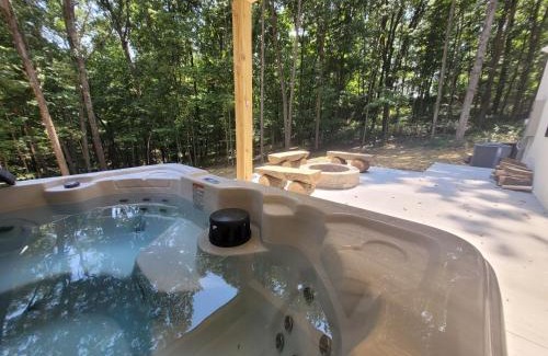 Logan House | The Quana - Hot tub, fire pit, and Huge Entertainment Area