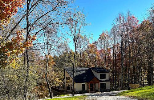 Logan House | The Quana - Hot tub, fire pit, and Huge Entertainment Area