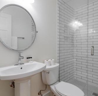 Cannonborough Elliotborough Hotel | The Quarters on Spring