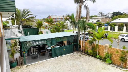 Palm Beach Hotel | The Queenslander Motel