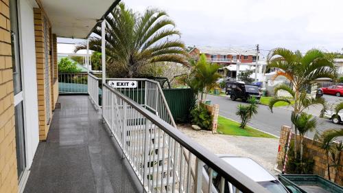 Palm Beach Hotel | The Queenslander Motel