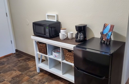 Spenard Apartment | The Quiet Spot in the not so quiet city aka Spenard Anchorage