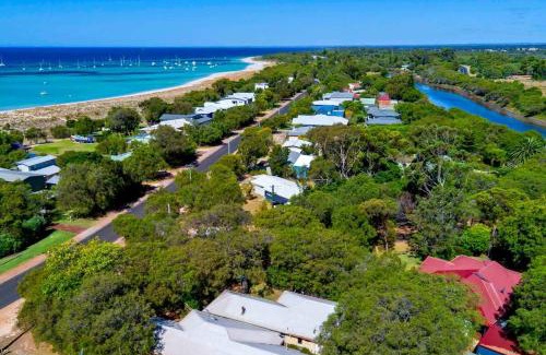 Quindalup House | The Quindy, family beach house