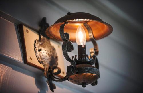 Stanthorpe House | The Radford Couples Cottage Heart of Stanthorpe