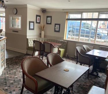 Wingate Hotel | The Railway Crossings Inn