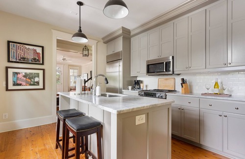 Cannonborough Elliotborough House | The Rainbow Cottage | Downtown Luxury