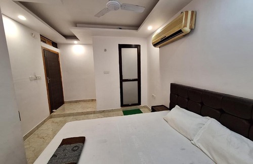 Mahmoorganj House | The Ramaa Guest House