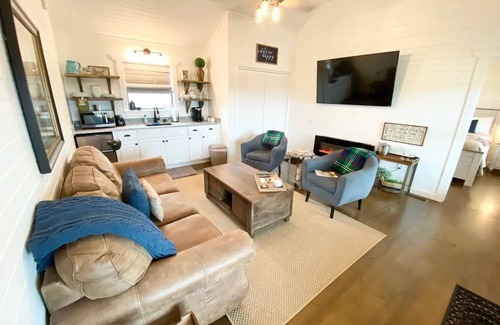 Fredericksburg Cabin | The Ranch@Fredericksburg - The Blue Bonnet - 2BD/2BA