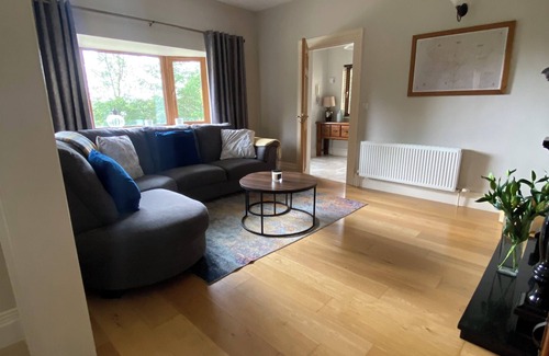 Carrick-on-Shannon House | The Ranch! nnFabulous house within walking distance from Keshcarrigan village.
