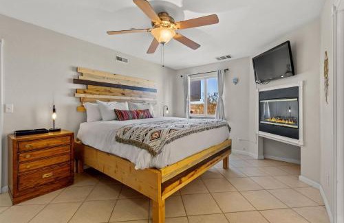Joshua Tree House | The Ranger Station plus Club House with Hot Tub