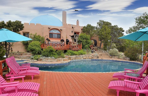 Santa Fe House | The Rass Mandal Residence: A Unique Oasis for Families, Reunions & Getaways