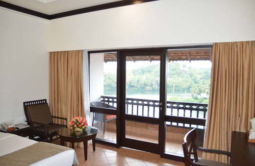 Azhinjilam Resort | The Raviz Kadavu