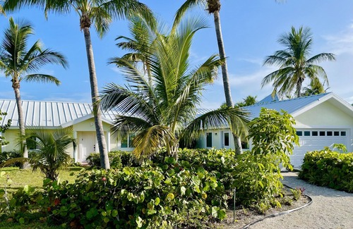 Treasure Cay House | The Razzle: A Beach House on the Sand in Treasure Cay