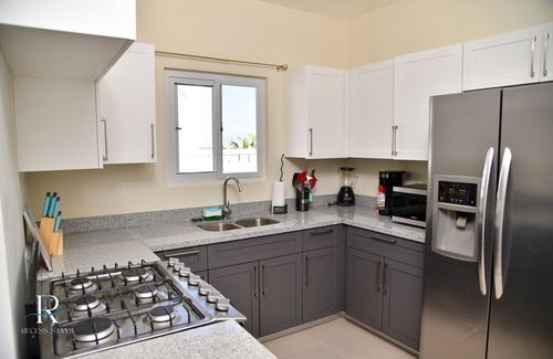 Lucea House | The Recess Stays – 2 Rooms 3 Beds, 2 Baths w/Grill