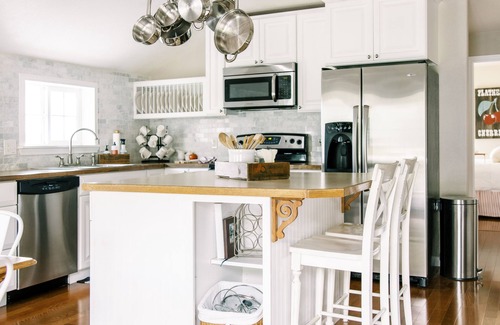 Columbia Falls House | The Red Barn-Perfect GNP Base Camp. 5 Star Luxury on the farm. Clean & Comfy.