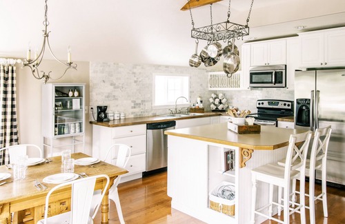 Columbia Falls House | The Red Barn-Perfect GNP Base Camp. 5 Star Luxury on the farm. Clean & Comfy.