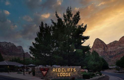 Zion National Park South Entrance Hotel | The Red Cliffs Lodge Zion, a Tribute Portfolio Hotel
