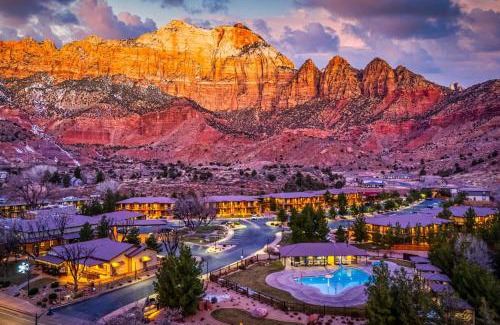 Zion National Park South Entrance Hotel | The Red Cliffs Lodge Zion, a Tribute Portfolio Hotel