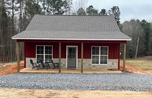Calhoun Cottage | The Red Cottage on Brownlee!