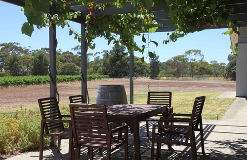 Nuriootpa Villa | The Red Door at Barossa Valley