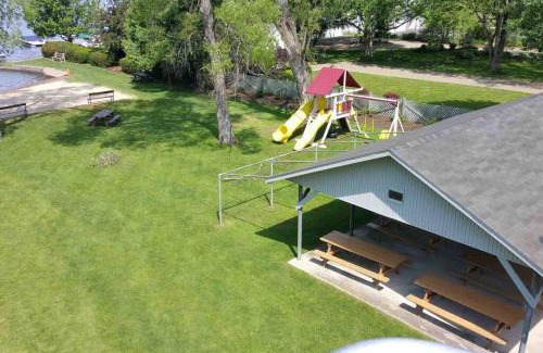 Conneaut Lake Apartment | The Red Haven at Conneaut Lake
