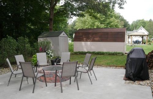 Conneaut Lake Apartment | The Red Haven at Conneaut Lake