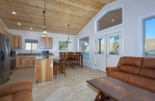 Joseph Cabin | The Red Kokanee at Wallowa Lake