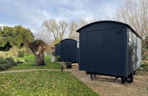 Northmoor House | The Red Lion - Shepherd Huts