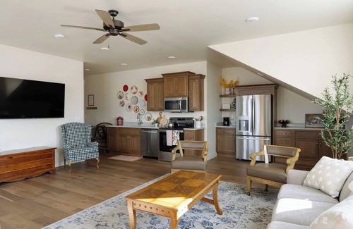 Ivins Resort | The Red Mountain Suite @ HSRV