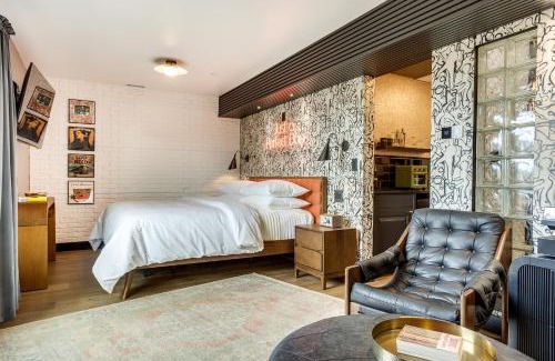 Newport Hotel | The Reed at The Louie Boutique Motel, Private Sauna! Walk to Everything!