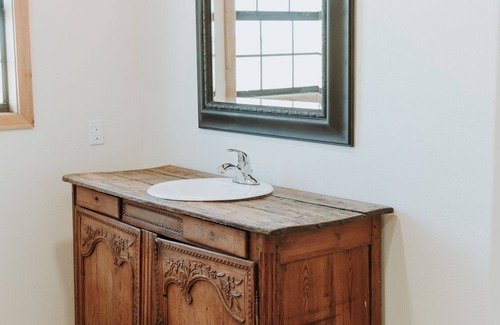 Lubbock Cottage | The Reeder Peter - Standard One Room Silo