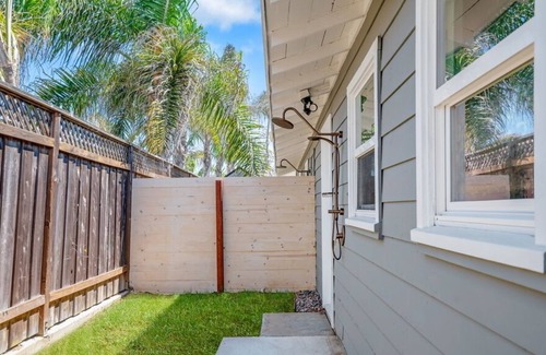 South Oceanside House | "The Reef" House 1 Block to Beach Pro Remodel. HBO