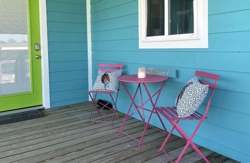Rockport House | The Reel `Em Inn with Powered Swimming Pool and Hot Tub.