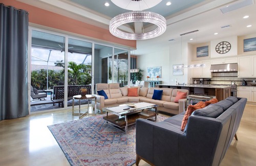 Pelican House | The Reflection - Brand New Luxury Home - Walking Distance Marina & Shops