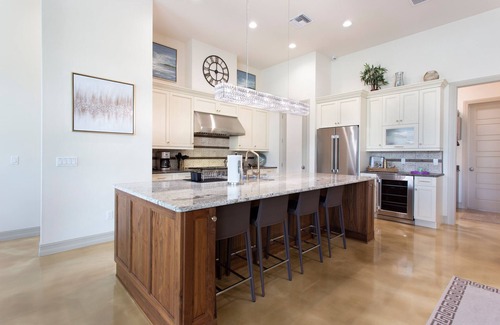 Pelican House | The Reflection - Brand New Luxury Home - Walking Distance Marina & Shops