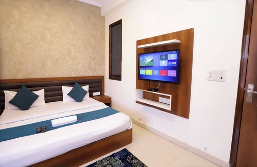Sector 70 Hotel | The Regal Inn
