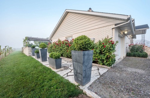 Niagara-on-the-Lake Cottage | The Residence On Seven