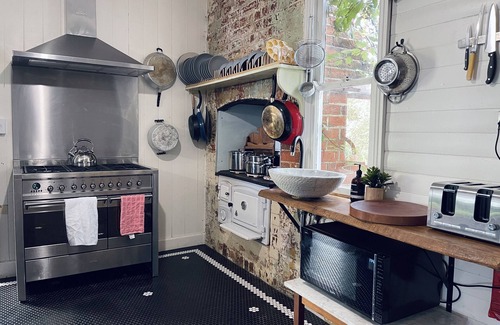 Tenterfield House | The Residence | Historic Home with Fireplace