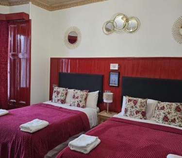 Tollcross Bed & Breakfast | The Residence - NO 57