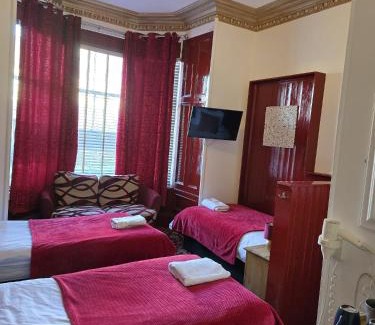 Tollcross Bed & Breakfast | The Residence - NO 57