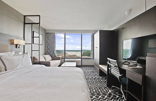 Lake Ozark Resort | The Resort at Lake of the Ozarks