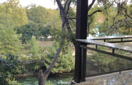 New Braunfels Resort | The Resort at Schlitterbahn