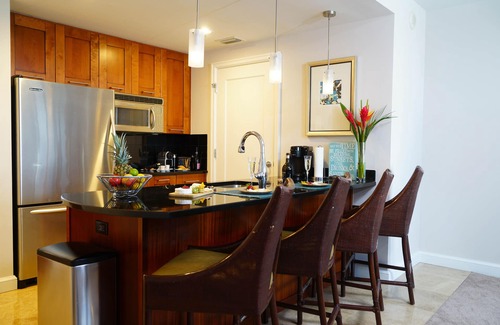 Singer Island Condo | The Resort at Singer Island hotel condo 3800 N Ocean Dr 2/2 Ocean View Upgraded