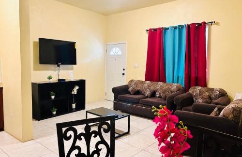 Montego Bay House | The Rest Stop- Gated Community-24 Hrs Security