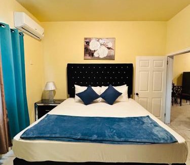 Montego Bay House | The Rest Stop- Gated Community-24 Hrs Security