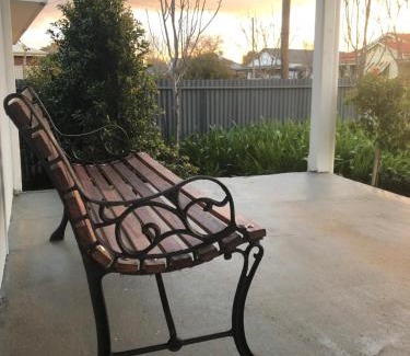 West Wyalong House | The Rested Guest 3 Bedroom Cottage West Wyalong